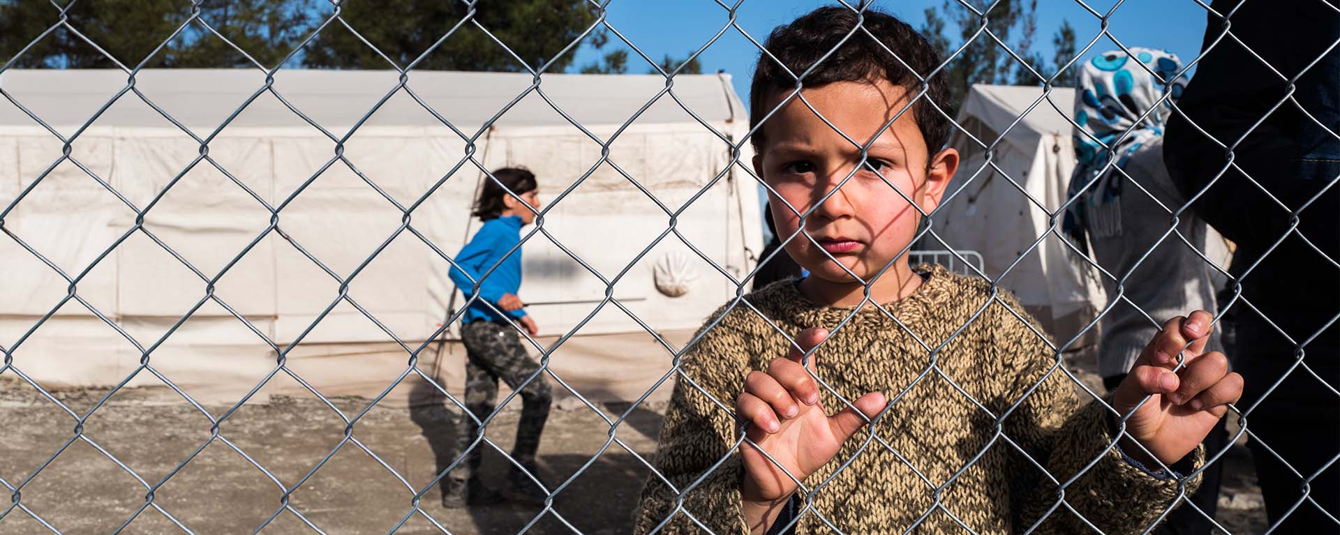 Contigo podemos proteger a las niñas y niños sin hogar