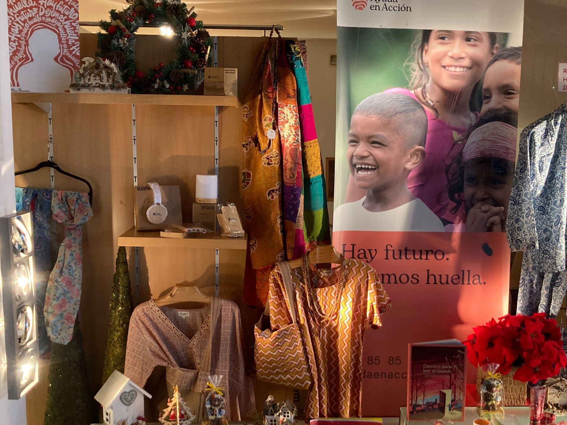 Abrimos la tienda solidaria de Navidad en Zaragoza